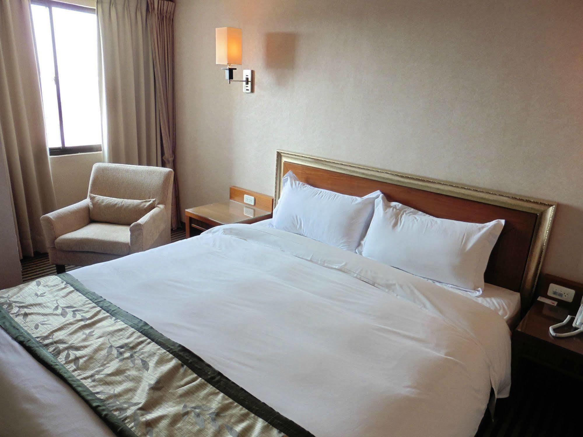 Tapeng Bay Holiday Hotel Tungkang Kültér fotó