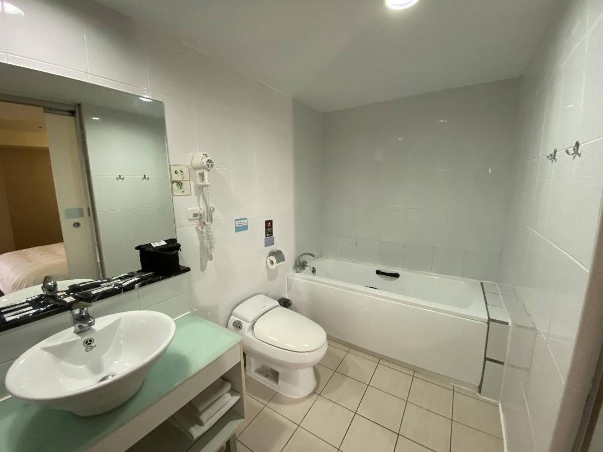 Tapeng Bay Holiday Hotel Tungkang Kültér fotó